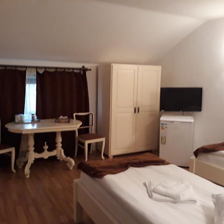 Casa Craiova Nuova Hotel Bagian luar foto