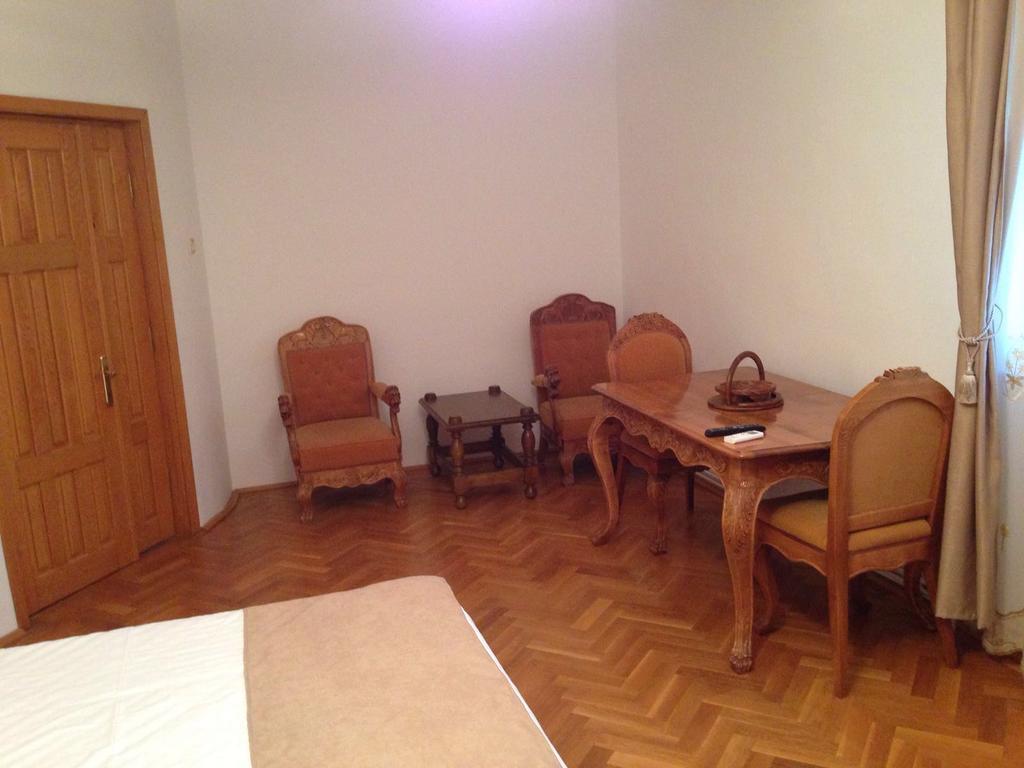 Casa Craiova Nuova Hotel Bagian luar foto