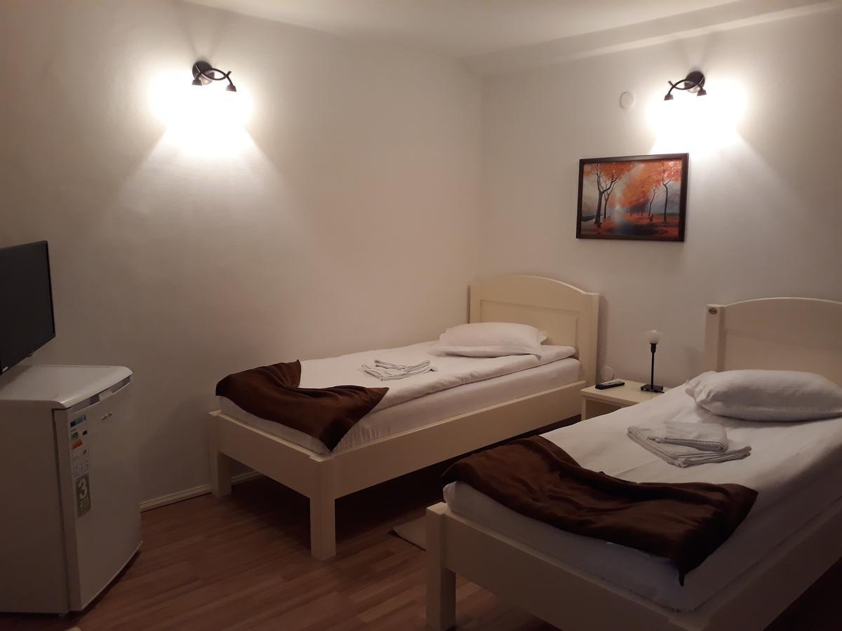 Casa Craiova Nuova Hotel Bagian luar foto